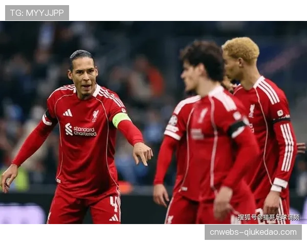 防线领袖的传承：从范戴克到昆萨，利物浦中卫组合的演变