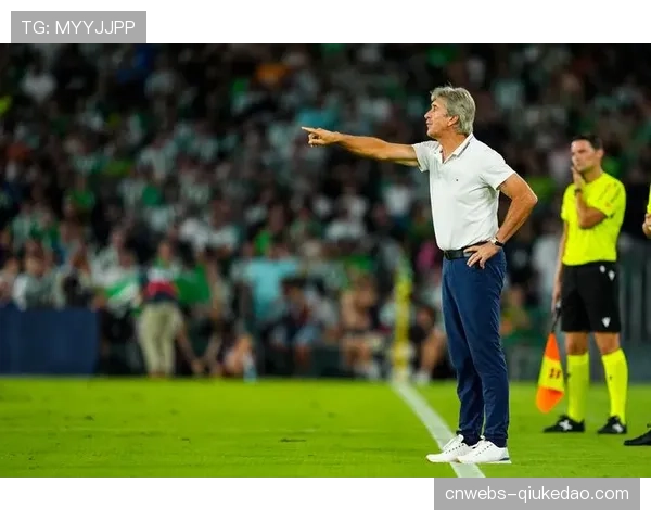 官方：贝蒂斯主帅佩莱格里尼确认下赛季将继续执教